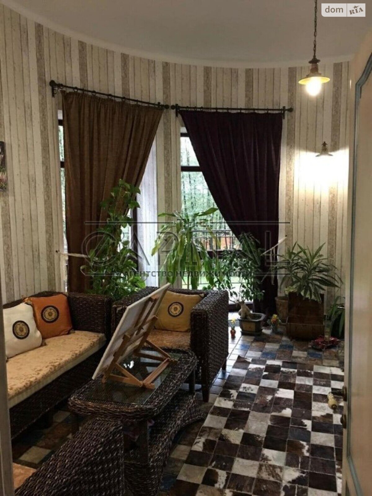 двухэтажный дом с отоплением, 1039 кв. м, кирпич. Продажа в Горенке фото 1 двухэтажный дом с отоплением, 1039 кв. м, кирпич. Продажа в Горенке фото 1