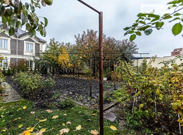 трехэтажный дом с садом, 290 кв. м, кирпич. Продажа в Хотове (Киевская обл.) фото 1 трехэтажный дом с садом, 290 кв. м, кирпич. Продажа в Хотове (Киевская обл.) фото 1