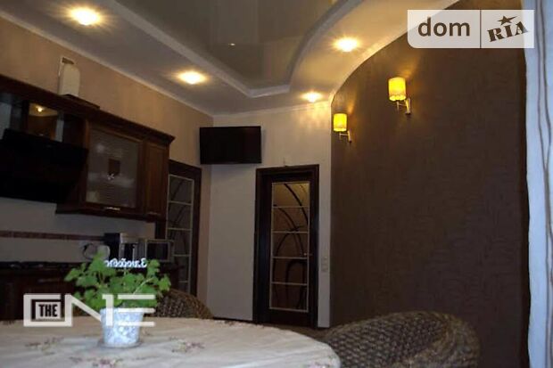 трехэтажный дом, 493 кв. м, кирпич. Продажа в Крюковщине (Киевская обл.) фото 1 трехэтажный дом, 493 кв. м, кирпич. Продажа в Крюковщине (Киевская обл.) фото 1