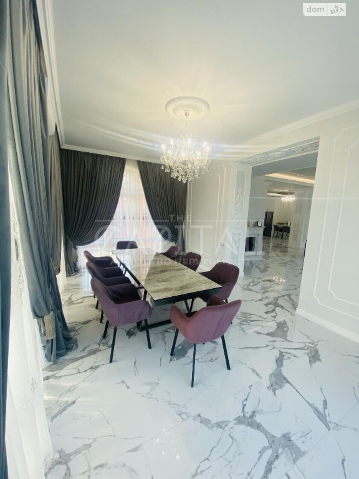 триповерховий будинок з опаленням, 544 кв. м, цегла. Продаж у Крюківщині фото 1 триповерховий будинок з опаленням, 544 кв. м, цегла. Продаж у Крюківщині фото 1
