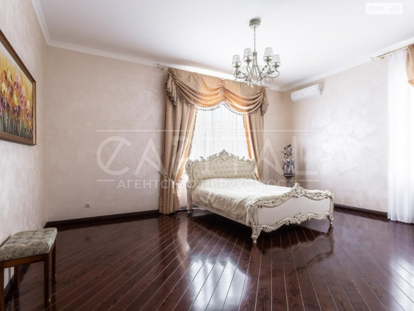 трехэтажный дом с балконом, 610 кв. м, кирпич. Продажа в Лесниках фото 1