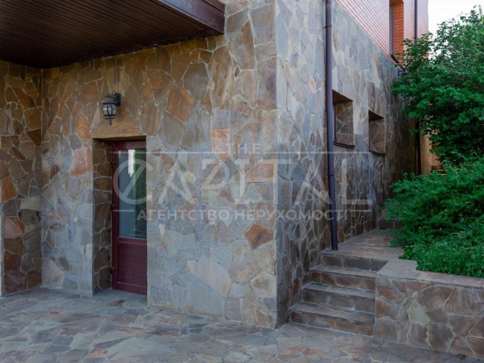 триповерховий будинок, 412 кв. м, цегла. Продаж у Лісниках фото 1 триповерховий будинок, 412 кв. м, цегла. Продаж у Лісниках фото 1