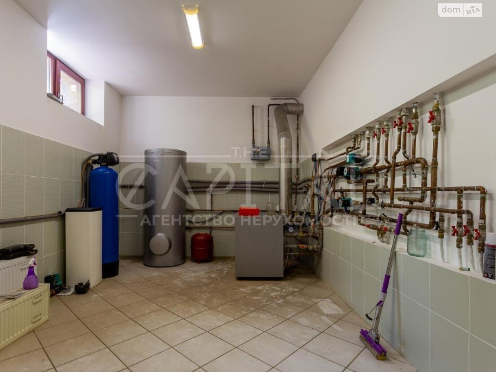 триповерховий будинок, 412 кв. м, цегла. Продаж у Лісниках фото 1 триповерховий будинок, 412 кв. м, цегла. Продаж у Лісниках фото 1