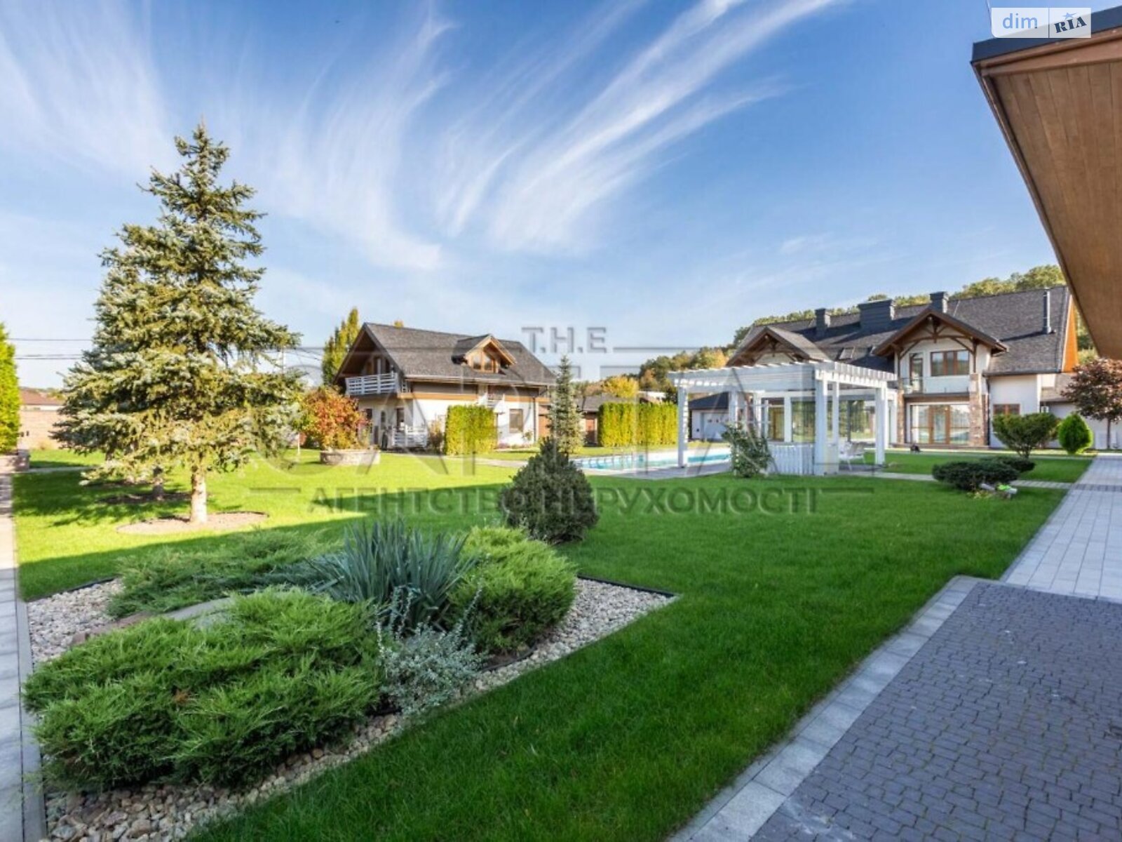 двоповерховий будинок з опаленням, 440 кв. м, цегла. Продаж у Лісниках фото 1 двоповерховий будинок з опаленням, 440 кв. м, цегла. Продаж у Лісниках фото 1