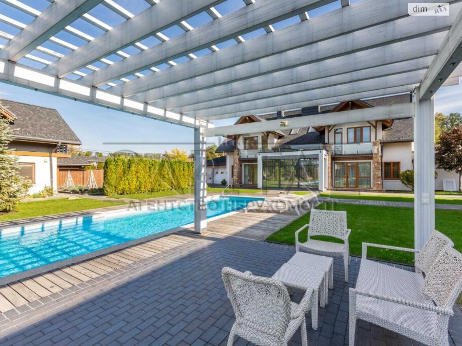 двоповерховий будинок з опаленням, 440 кв. м, цегла. Продаж у Лісниках фото 1 двоповерховий будинок з опаленням, 440 кв. м, цегла. Продаж у Лісниках фото 1