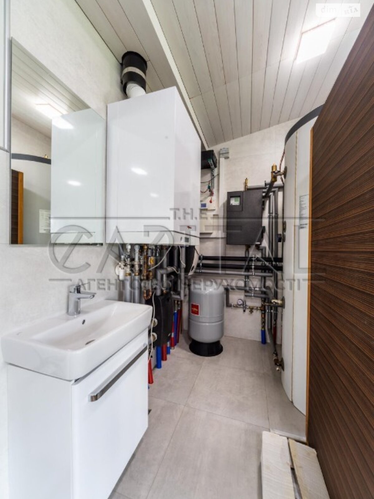 двоповерховий будинок з опаленням, 440 кв. м, цегла. Продаж у Лісниках фото 1 двоповерховий будинок з опаленням, 440 кв. м, цегла. Продаж у Лісниках фото 1