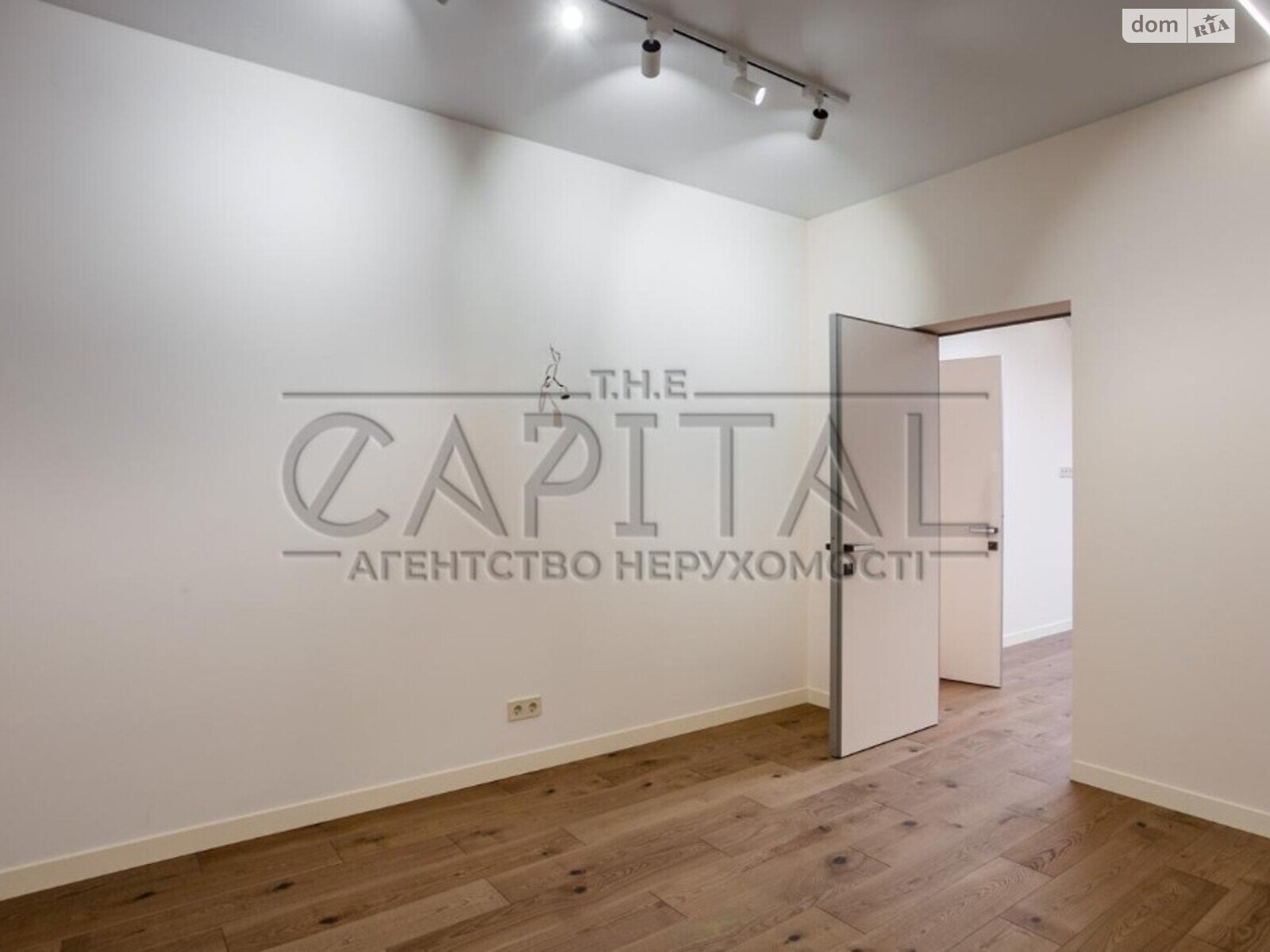 трехэтажный дом, 450 кв. м, кирпич. Продажа в Музичах фото 1 трехэтажный дом, 450 кв. м, кирпич. Продажа в Музичах фото 1