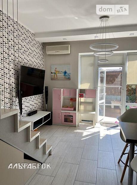 трехэтажный дом, 90 кв. м, кирпич. Продажа в Петровском (нов. Святопетровском) (Киевская обл.) фото 1 трехэтажный дом, 90 кв. м, кирпич. Продажа в Петровском (нов. Святопетровском) (Киевская обл.) фото 1