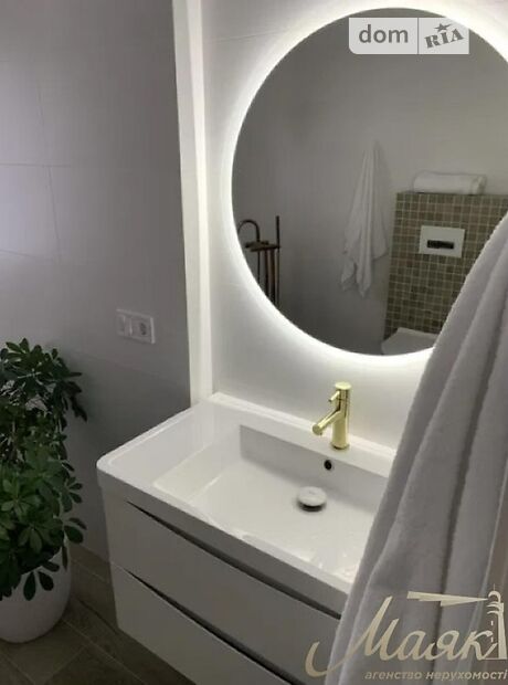 двухэтажный дом с ремонтом, 250 кв. м, кирпич. Продажа в Софиевской Борщаговке (Киевская обл.) фото 1 двухэтажный дом с ремонтом, 250 кв. м, кирпич. Продажа в Софиевской Борщаговке (Киевская обл.) фото 1