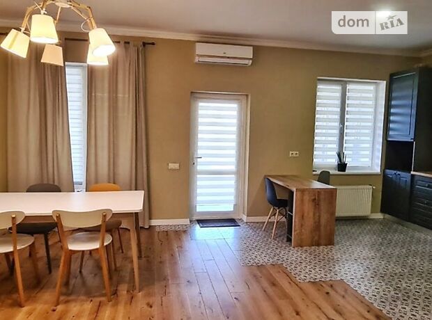 трехэтажный дом с террасой, 170 кв. м, кирпич. Продажа в Софиевской Борщаговке (Киевская обл.) фото 1 трехэтажный дом с террасой, 170 кв. м, кирпич. Продажа в Софиевской Борщаговке (Киевская обл.) фото 1