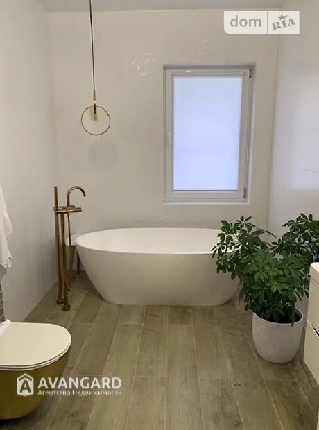 трехэтажный дом, 250 кв. м, кирпич. Продажа в Софиевской Борщаговке (Киевская обл.) фото 1 трехэтажный дом, 250 кв. м, кирпич. Продажа в Софиевской Борщаговке (Киевская обл.) фото 1