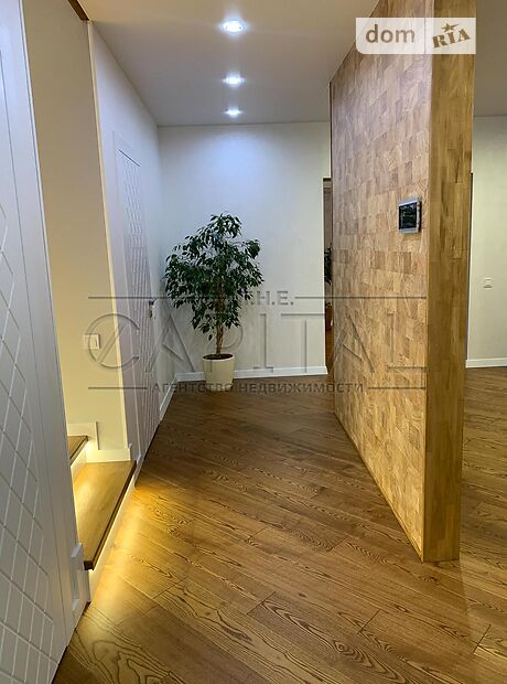 трехэтажный дом, 250 кв. м, кирпич. Продажа в Софиевской Борщаговке (Киевская обл.) фото 1 трехэтажный дом, 250 кв. м, кирпич. Продажа в Софиевской Борщаговке (Киевская обл.) фото 1