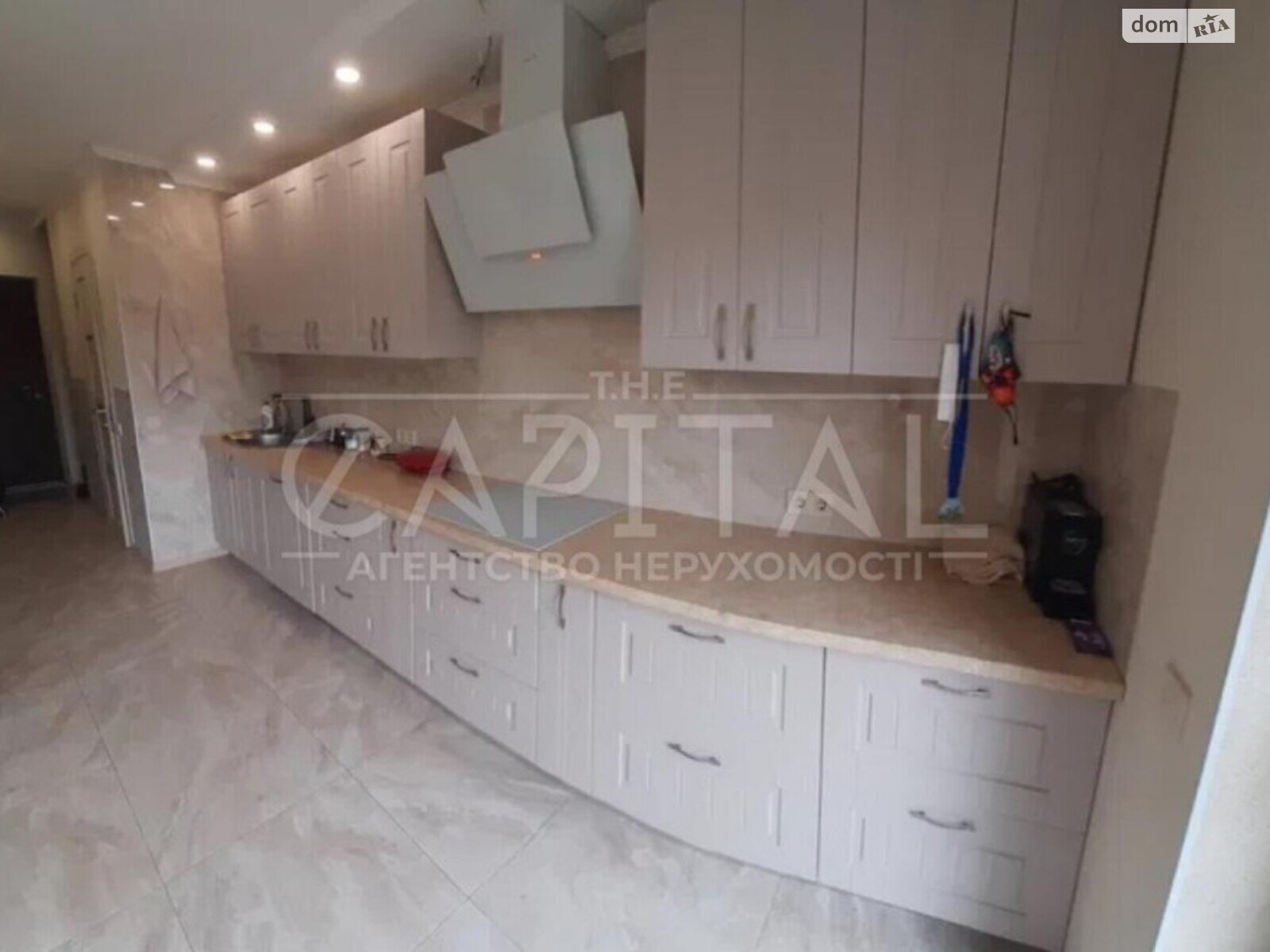 трехэтажный дом с отоплением, 100 кв. м, кирпич. Продажа в Святопетровское фото 1 трехэтажный дом с отоплением, 100 кв. м, кирпич. Продажа в Святопетровское фото 1