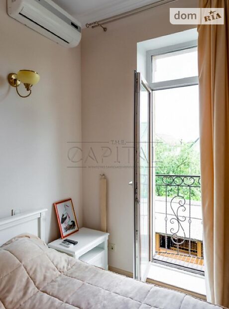 трехэтажный дом с садом, 240 кв. м, кирпич. Продажа в Юровке (Киевская обл.) фото 1 трехэтажный дом с садом, 240 кв. м, кирпич. Продажа в Юровке (Киевская обл.) фото 1