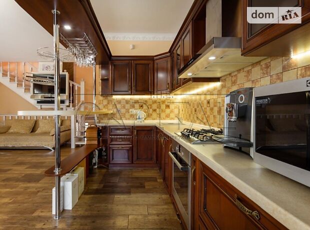 трехэтажный дом с садом, 240 кв. м, кирпич. Продажа в Юровке (Киевская обл.) фото 1 трехэтажный дом с садом, 240 кв. м, кирпич. Продажа в Юровке (Киевская обл.) фото 1