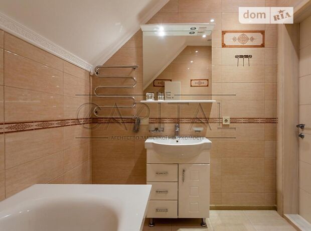 трехэтажный дом, 240 кв. м, кирпич. Продажа в Юровке (Киевская обл.) фото 1 трехэтажный дом, 240 кв. м, кирпич. Продажа в Юровке (Киевская обл.) фото 1