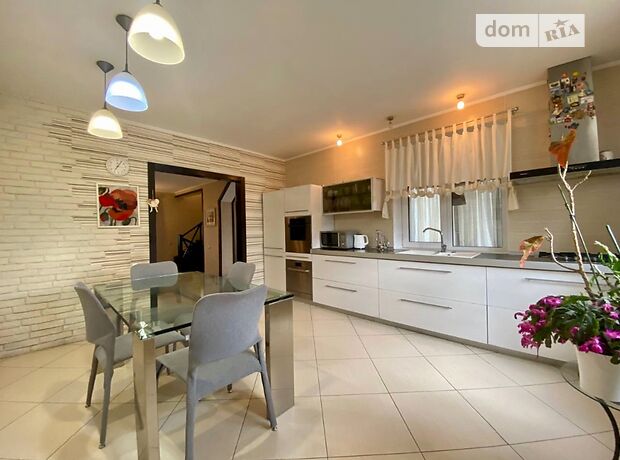 двухэтажный дом с садом, 331.3 кв. м, кирпич. Продажа в Крюковщине (Киевская обл.) фото 1 двухэтажный дом с садом, 331.3 кв. м, кирпич. Продажа в Крюковщине (Киевская обл.) фото 1
