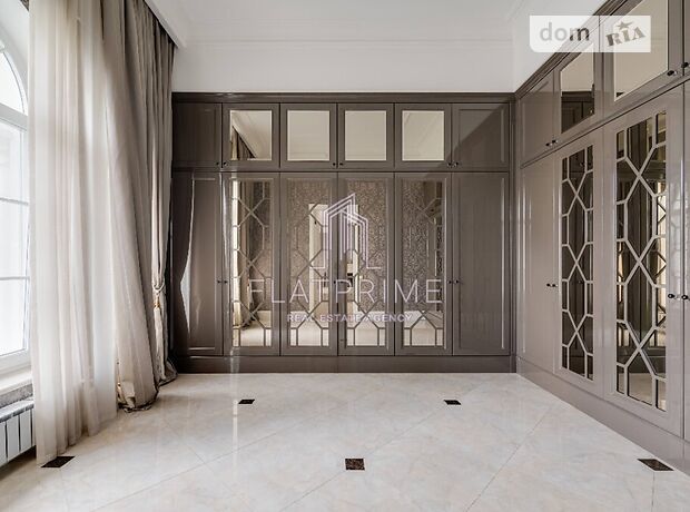 трехэтажный дом с камином, 680 кв. м, кирпич. Продажа в Крюковщине (Киевская обл.) фото 1 трехэтажный дом с камином, 680 кв. м, кирпич. Продажа в Крюковщине (Киевская обл.) фото 1