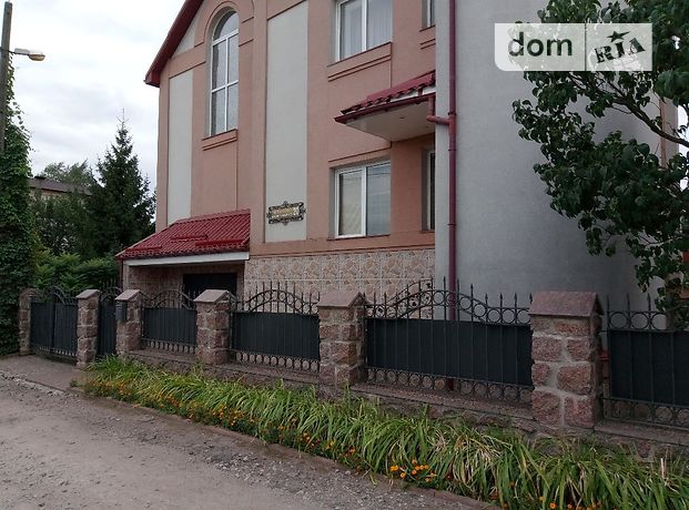 триповерховий будинок з садом, 295 кв. м, цегла. Продаж у Кіровограді фото 1 триповерховий будинок з садом, 295 кв. м, цегла. Продаж у Кіровограді фото 1