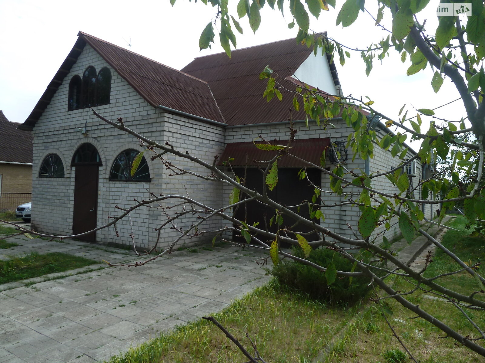 одноэтажный дом с гаражом, 189 кв. м, кирпич. Продажа в Китайгороде фото 1 одноэтажный дом с гаражом, 189 кв. м, кирпич. Продажа в Китайгороде фото 1