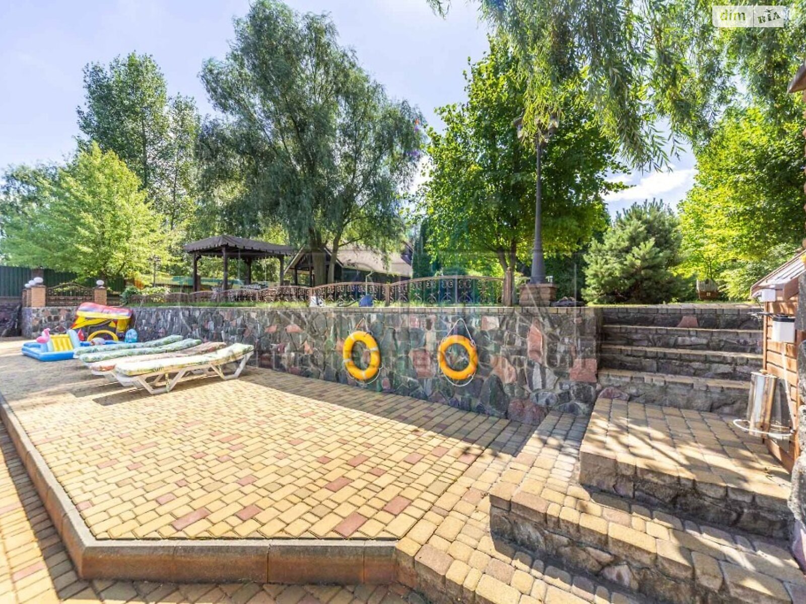 двоповерховий будинок з балконом, 450 кв. м, зруб. Продаж у Кийлові фото 1