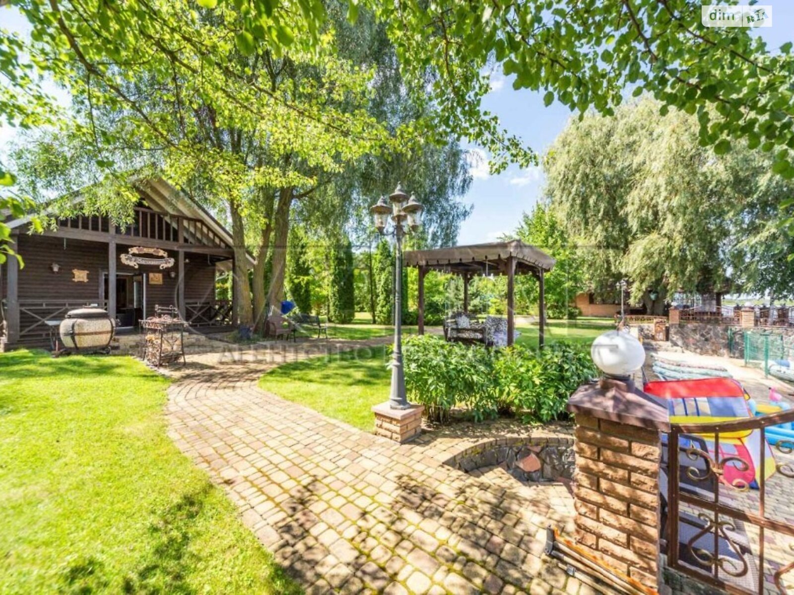 двоповерховий будинок, 490 кв. м, цегла. Продаж у Кийлові фото 1 двоповерховий будинок, 490 кв. м, цегла. Продаж у Кийлові фото 1