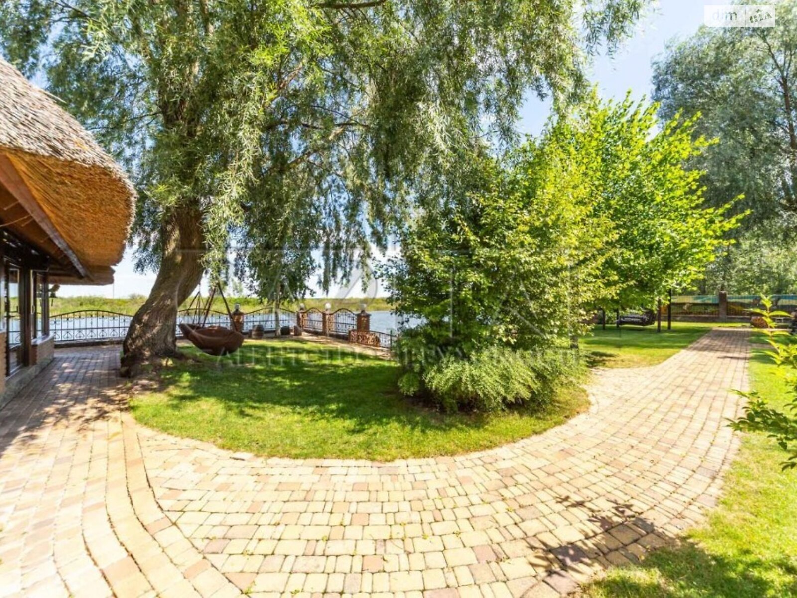 двоповерховий будинок, 490 кв. м, цегла. Продаж у Кийлові фото 1 двоповерховий будинок, 490 кв. м, цегла. Продаж у Кийлові фото 1