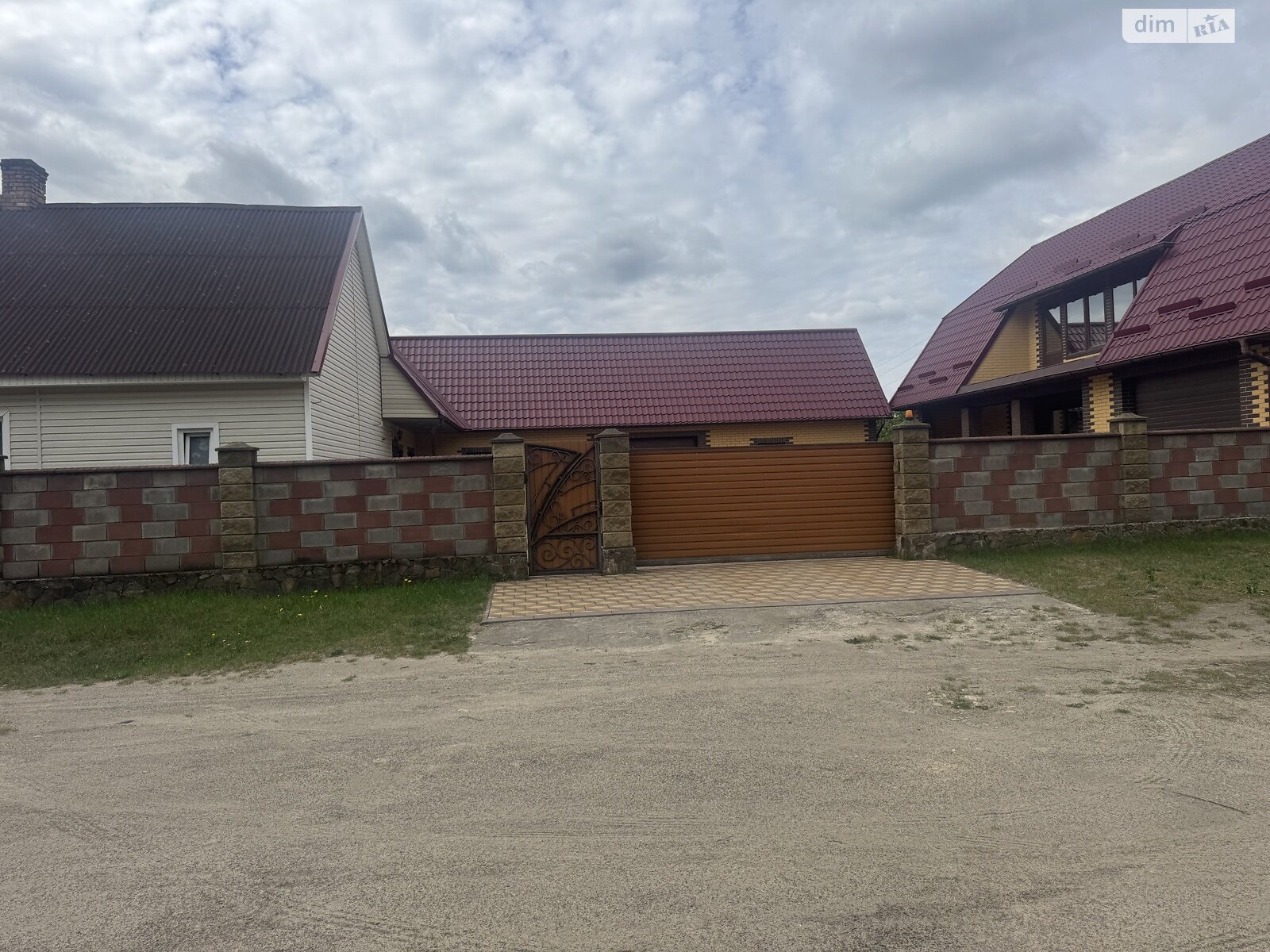 одноэтажный дом с мебелью, 120 кв. м, дерево и кирпич. Продажа в Клесовом фото 1 одноэтажный дом с мебелью, 120 кв. м, дерево и кирпич. Продажа в Клесовом фото 1