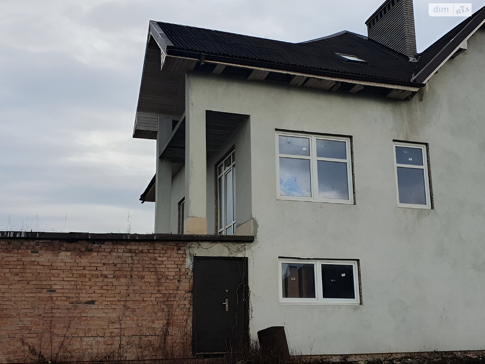 трехэтажный дом с гаражом, 350 кв. м, кирпич. Продажа в Клузове фото 1 трехэтажный дом с гаражом, 350 кв. м, кирпич. Продажа в Клузове фото 1