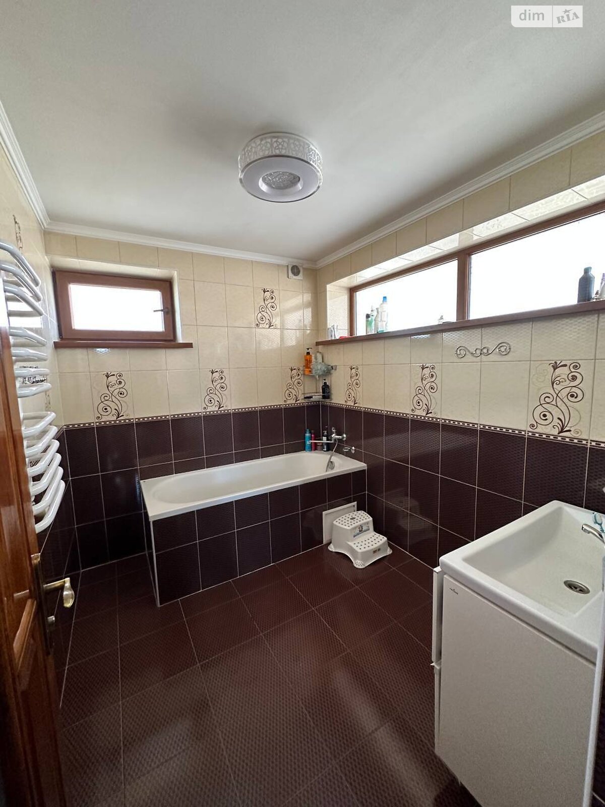двоповерховий будинок з меблями, 278.6 кв. м, кирпич. Продаж у Ключарках фото 1 двоповерховий будинок з меблями, 278.6 кв. м, кирпич. Продаж у Ключарках фото 1