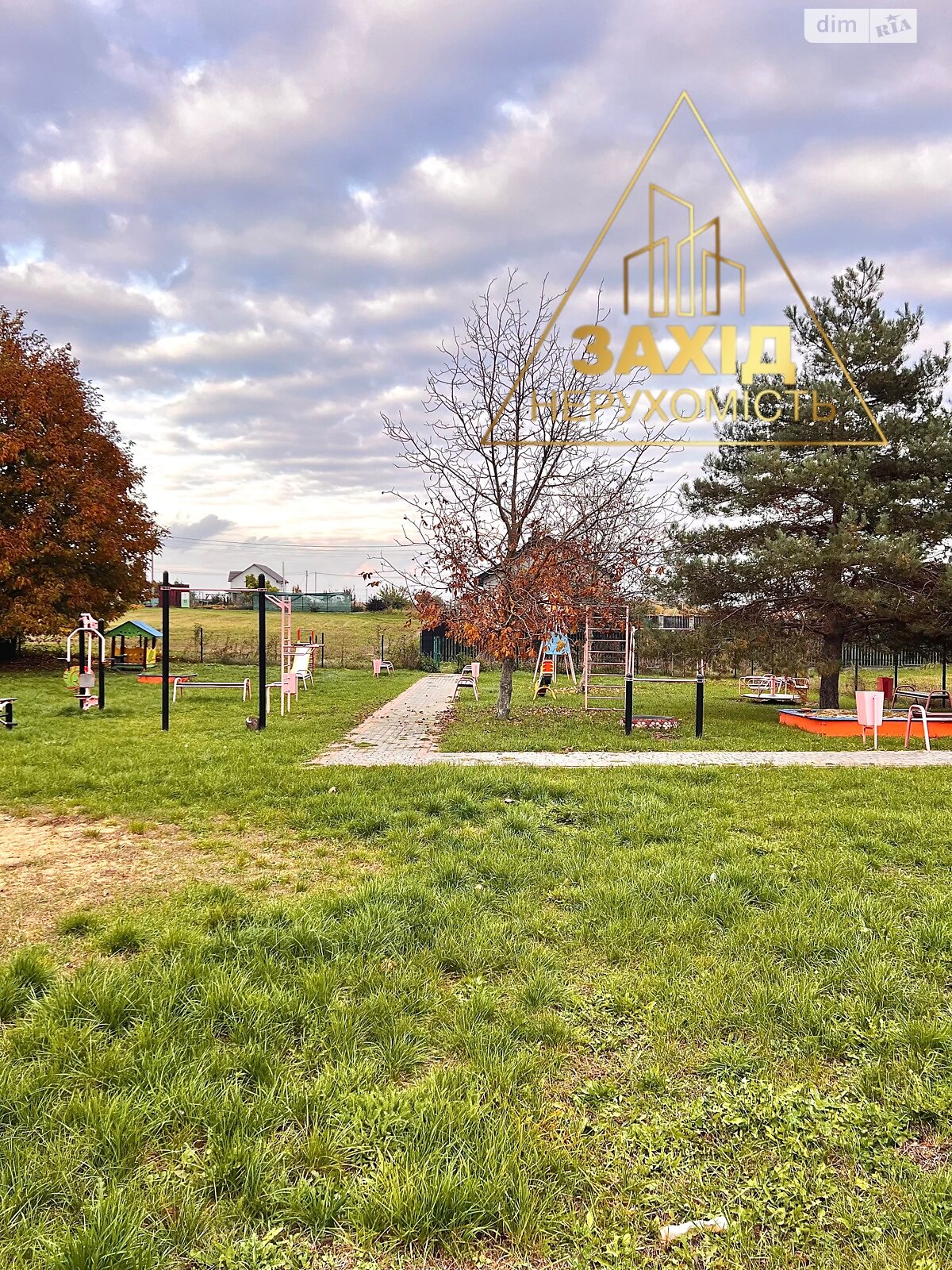 одноэтажный дом с отоплением, 130 кв. м, кирпич. Продажа в Княгининке фото 1