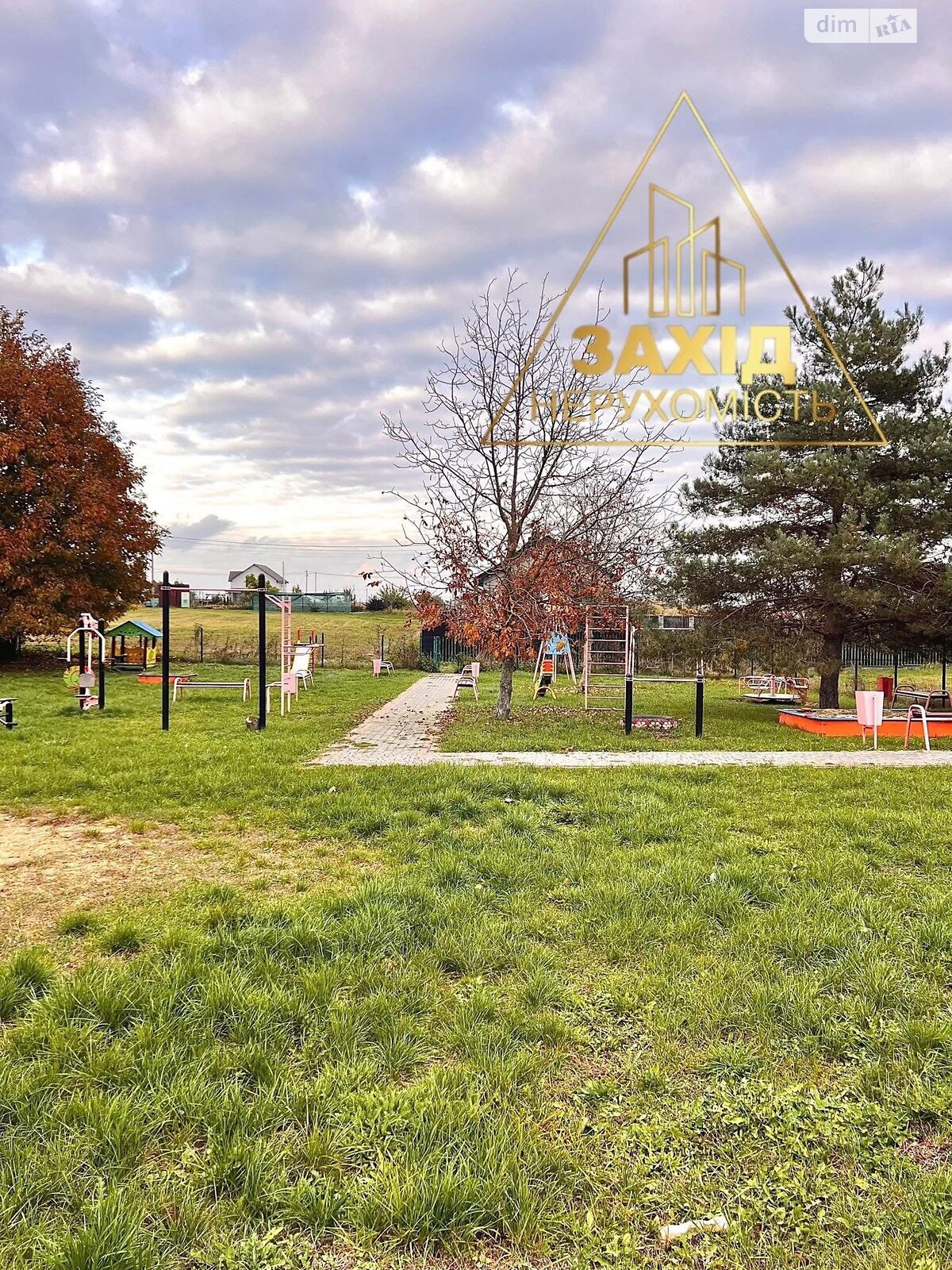 одноэтажный дом с отоплением, 130 кв. м, кирпич. Продажа в Княгининке фото 1