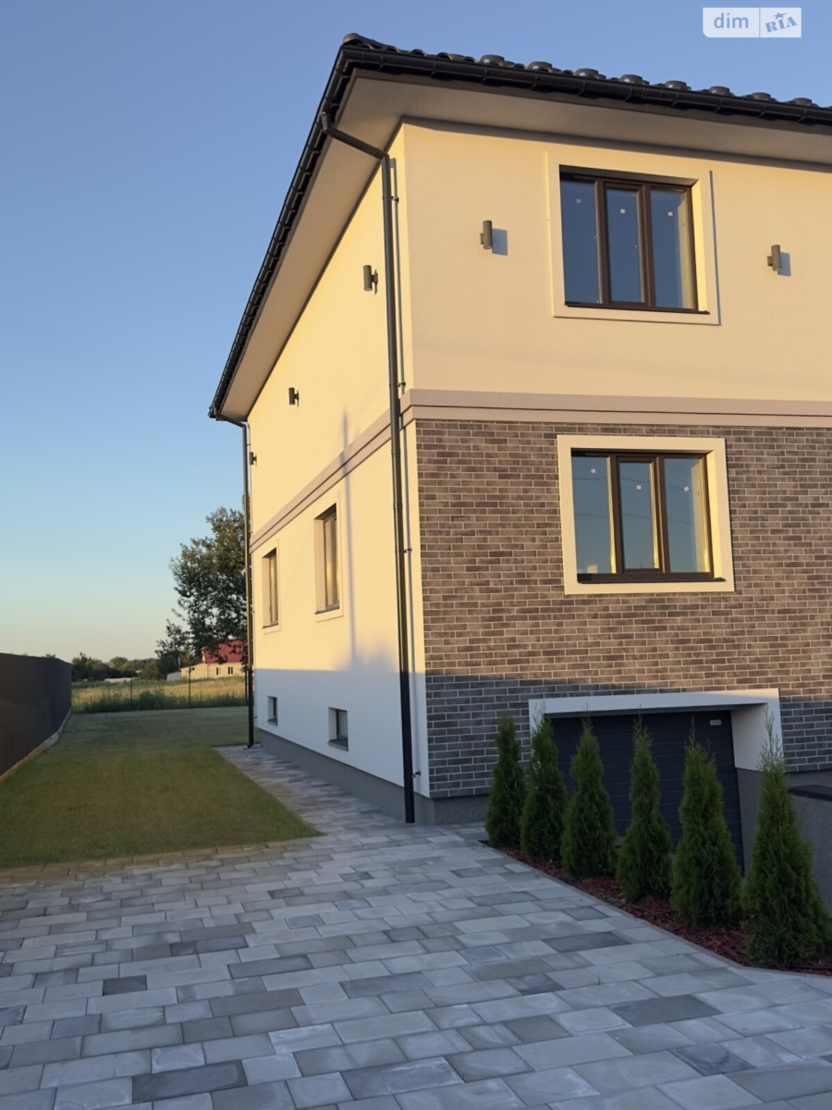двоповерховий будинок з верандою, 300 кв. м, цегла. Продаж у Княжичах фото 1 двоповерховий будинок з верандою, 300 кв. м, цегла. Продаж у Княжичах фото 1