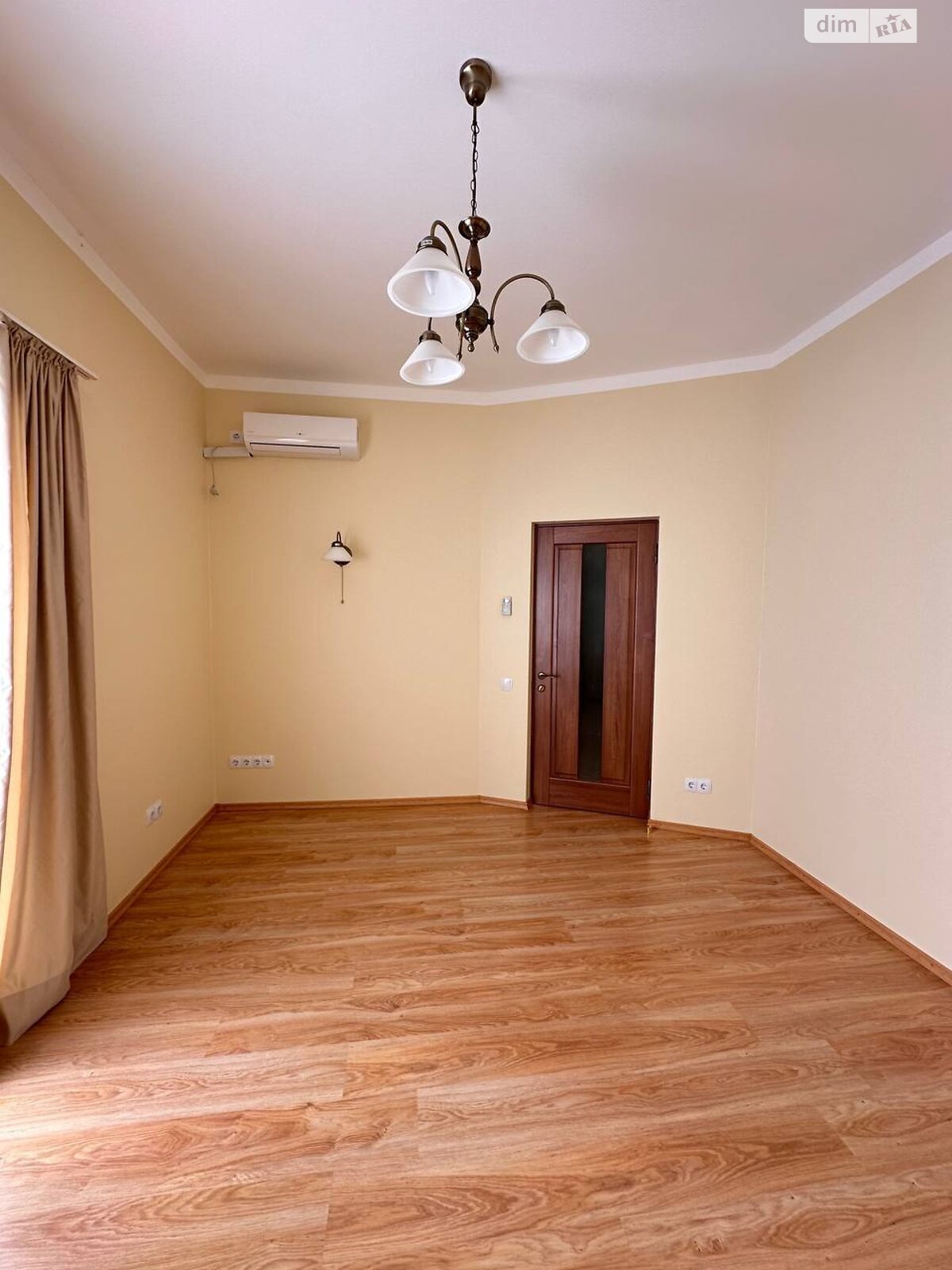 триповерховий будинок з балконом, 200.9 кв. м, ракушняк. Продаж в Коблевому, район Коблево фото 1 триповерховий будинок з балконом, 200.9 кв. м, ракушняк. Продаж в Коблевому, район Коблево фото 1