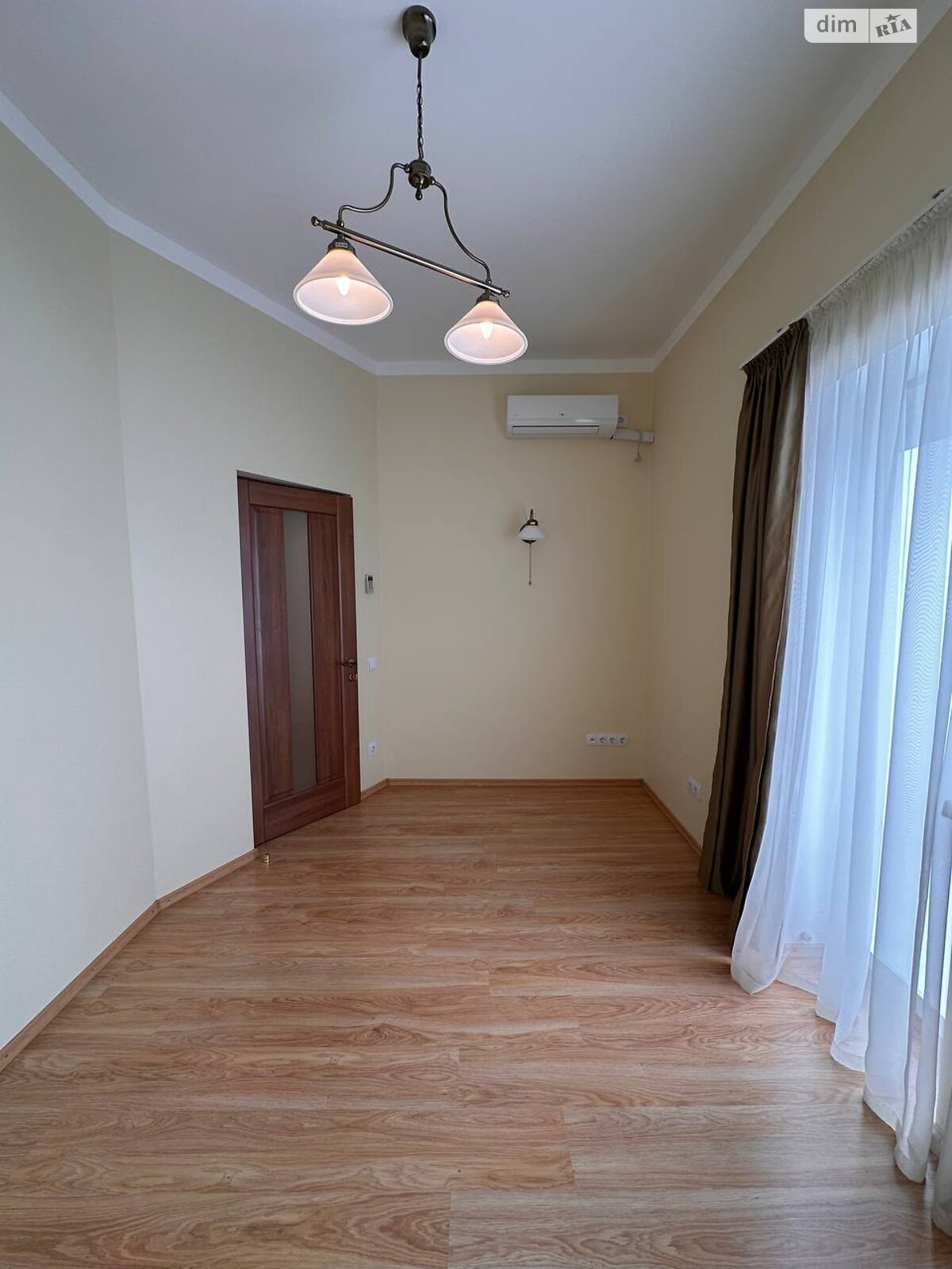 триповерховий будинок з балконом, 200.9 кв. м, ракушняк. Продаж в Коблевому, район Коблево фото 1 триповерховий будинок з балконом, 200.9 кв. м, ракушняк. Продаж в Коблевому, район Коблево фото 1