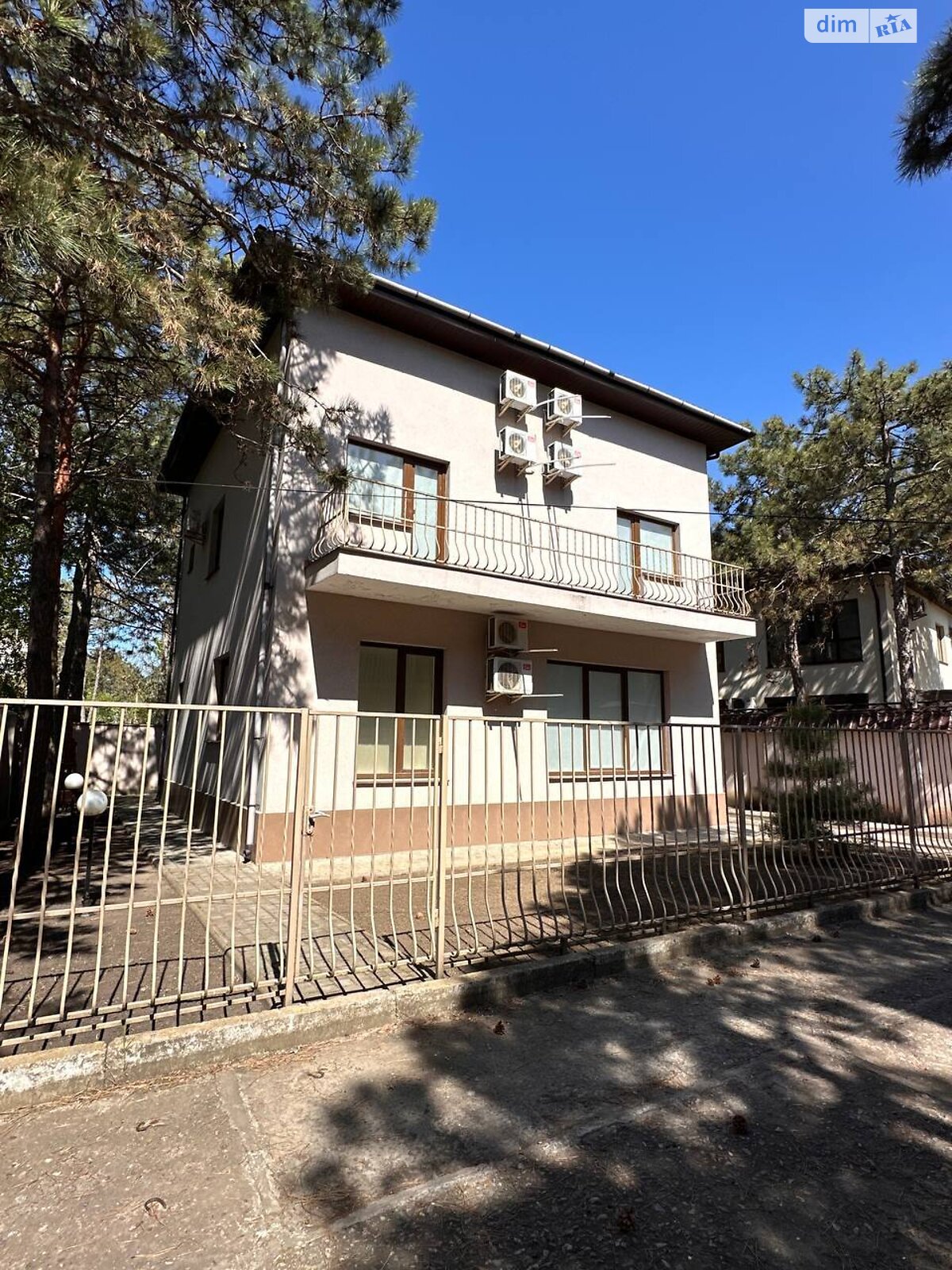 триповерховий будинок з балконом, 200.9 кв. м, ракушняк. Продаж в Коблевому, район Коблево фото 1 триповерховий будинок з балконом, 200.9 кв. м, ракушняк. Продаж в Коблевому, район Коблево фото 1