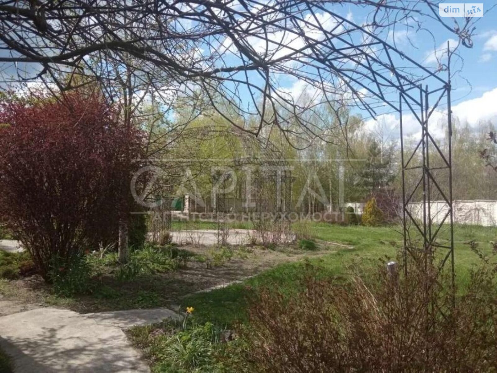 триповерховий будинок, 400 кв. м, цегла. Продаж у Кожухівці фото 1 триповерховий будинок, 400 кв. м, цегла. Продаж у Кожухівці фото 1