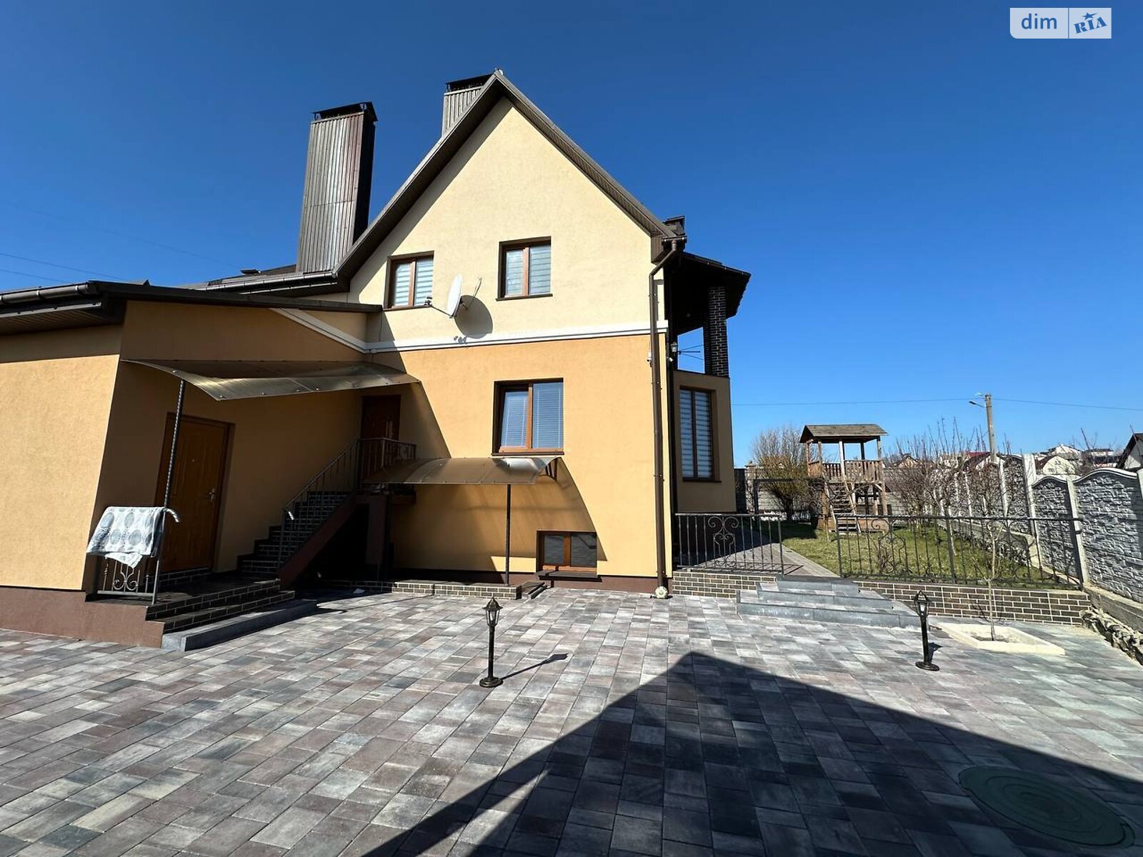 двухэтажный дом с гаражом, 246.5 кв. м, кирпич. Продажа в Колоденке фото 1 двухэтажный дом с гаражом, 246.5 кв. м, кирпич. Продажа в Колоденке фото 1