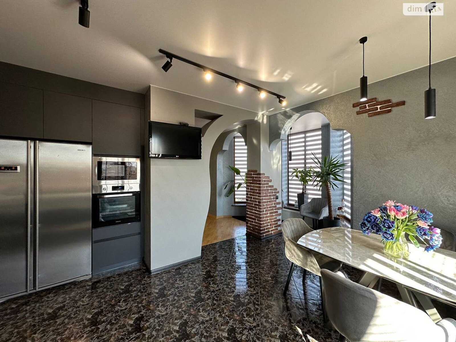 двухэтажный дом с гаражом, 246.5 кв. м, кирпич. Продажа в Колоденке фото 1 двухэтажный дом с гаражом, 246.5 кв. м, кирпич. Продажа в Колоденке фото 1