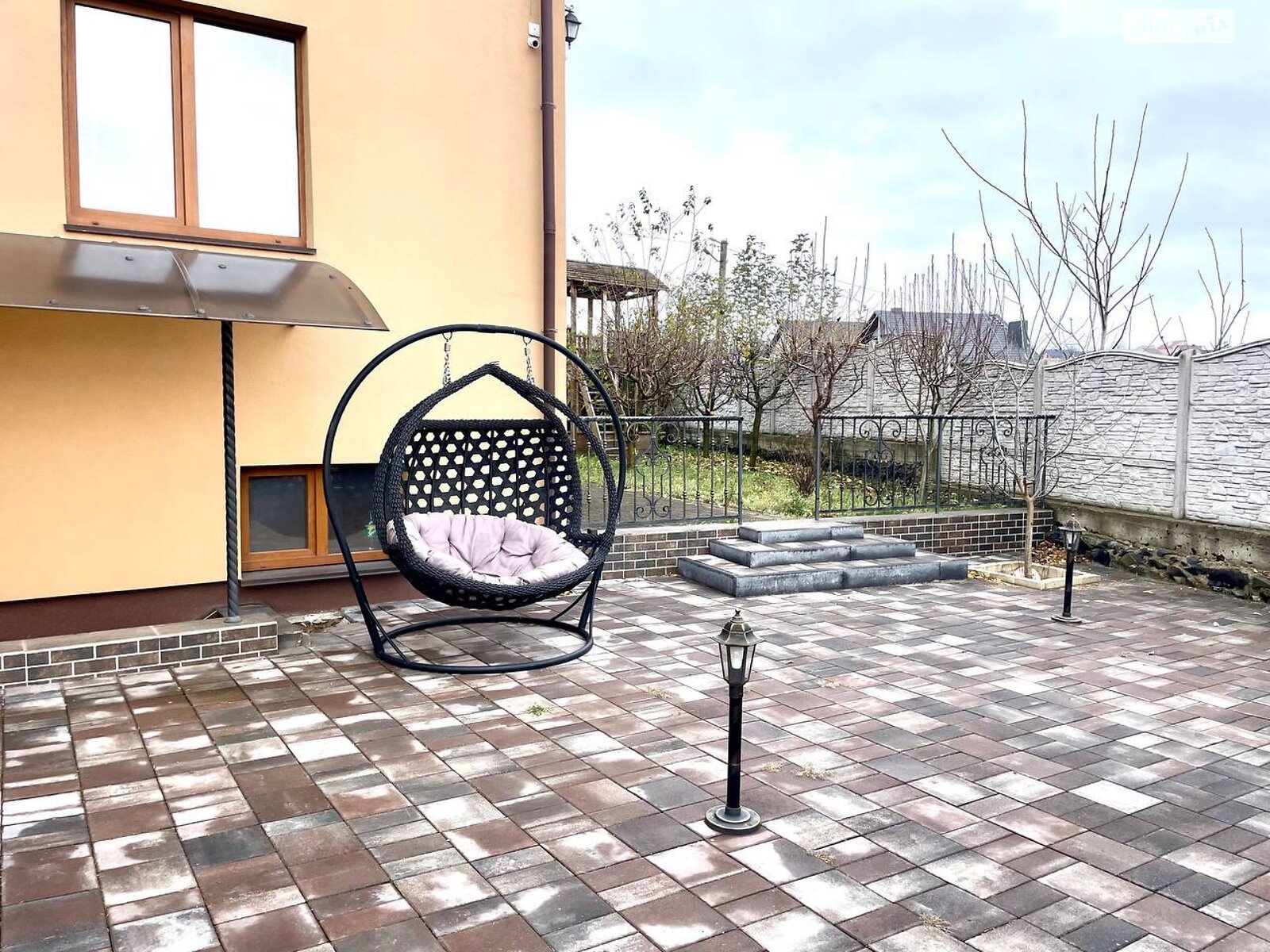 двухэтажный дом с гаражом, 246.5 кв. м, кирпич. Продажа в Колоденке фото 1 двухэтажный дом с гаражом, 246.5 кв. м, кирпич. Продажа в Колоденке фото 1