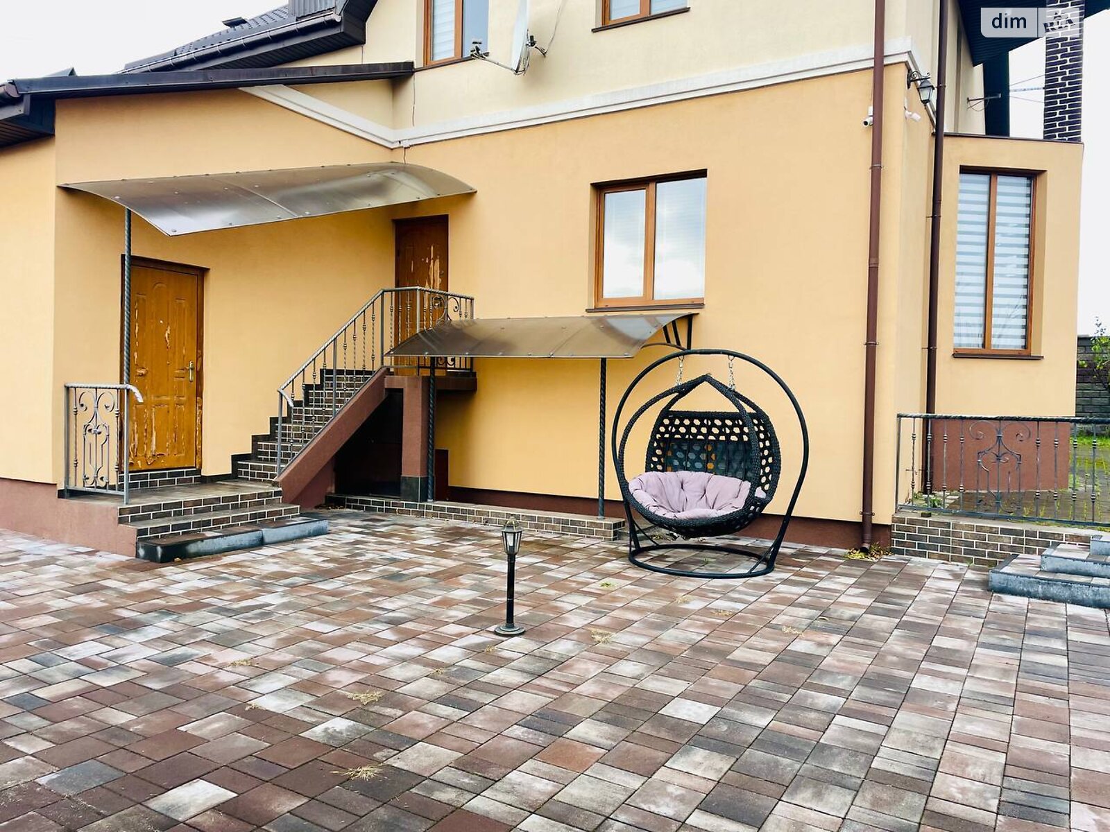 двухэтажный дом с гаражом, 246.5 кв. м, кирпич. Продажа в Колоденке фото 1 двухэтажный дом с гаражом, 246.5 кв. м, кирпич. Продажа в Колоденке фото 1