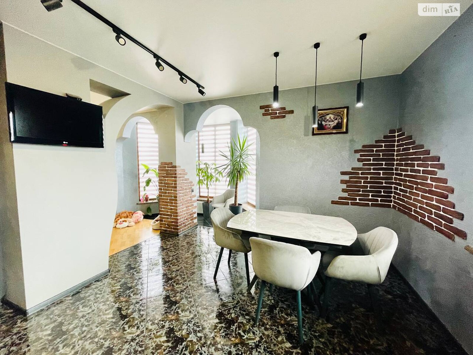 двухэтажный дом с гаражом, 246.5 кв. м, кирпич. Продажа в Колоденке фото 1 двухэтажный дом с гаражом, 246.5 кв. м, кирпич. Продажа в Колоденке фото 1