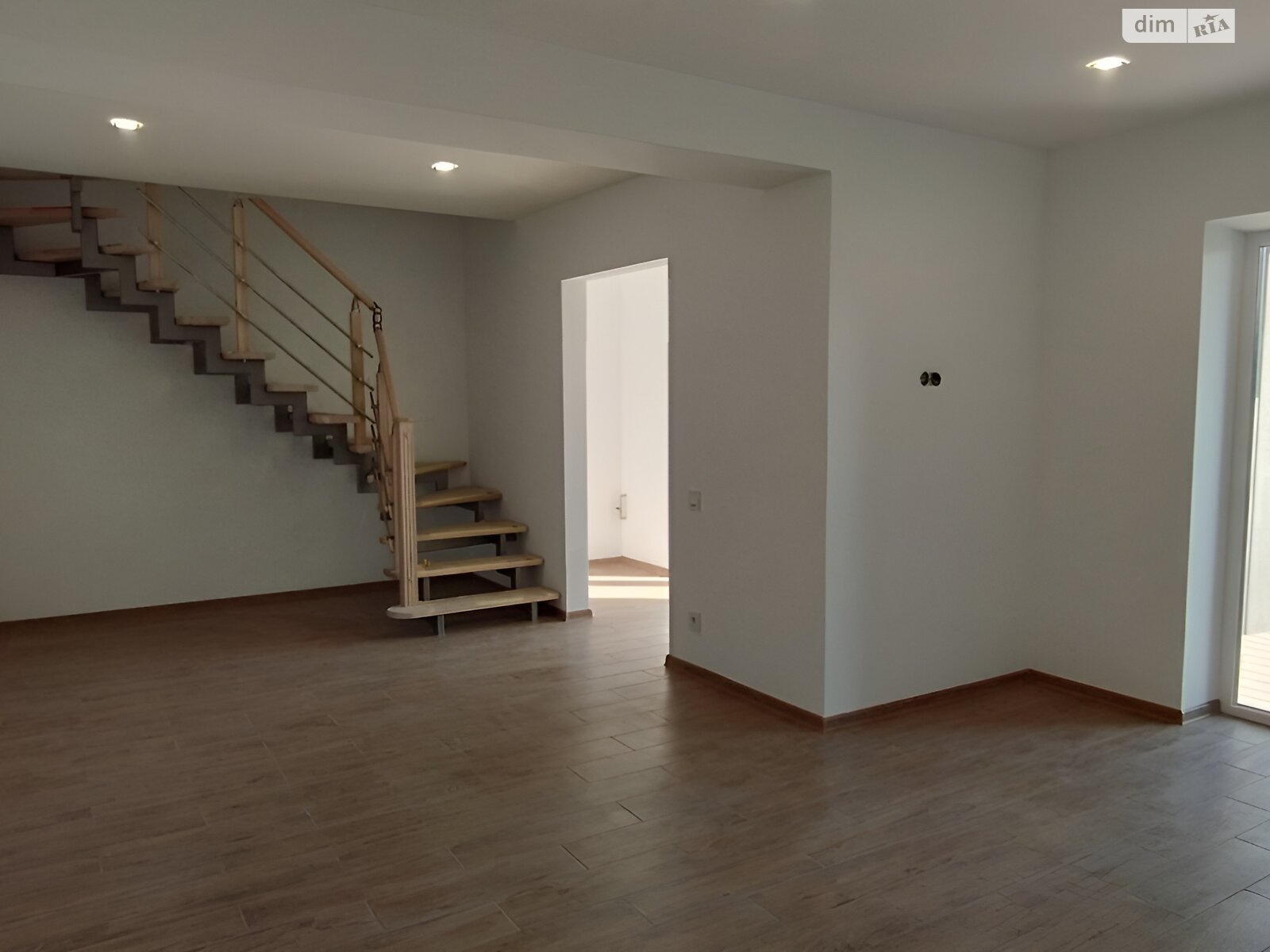 двухэтажный дом с балконом, 104.2 кв. м, кирпич. Продажа в Коломые район Коломыя фото 1 двухэтажный дом с балконом, 104.2 кв. м, кирпич. Продажа в Коломые район Коломыя фото 1