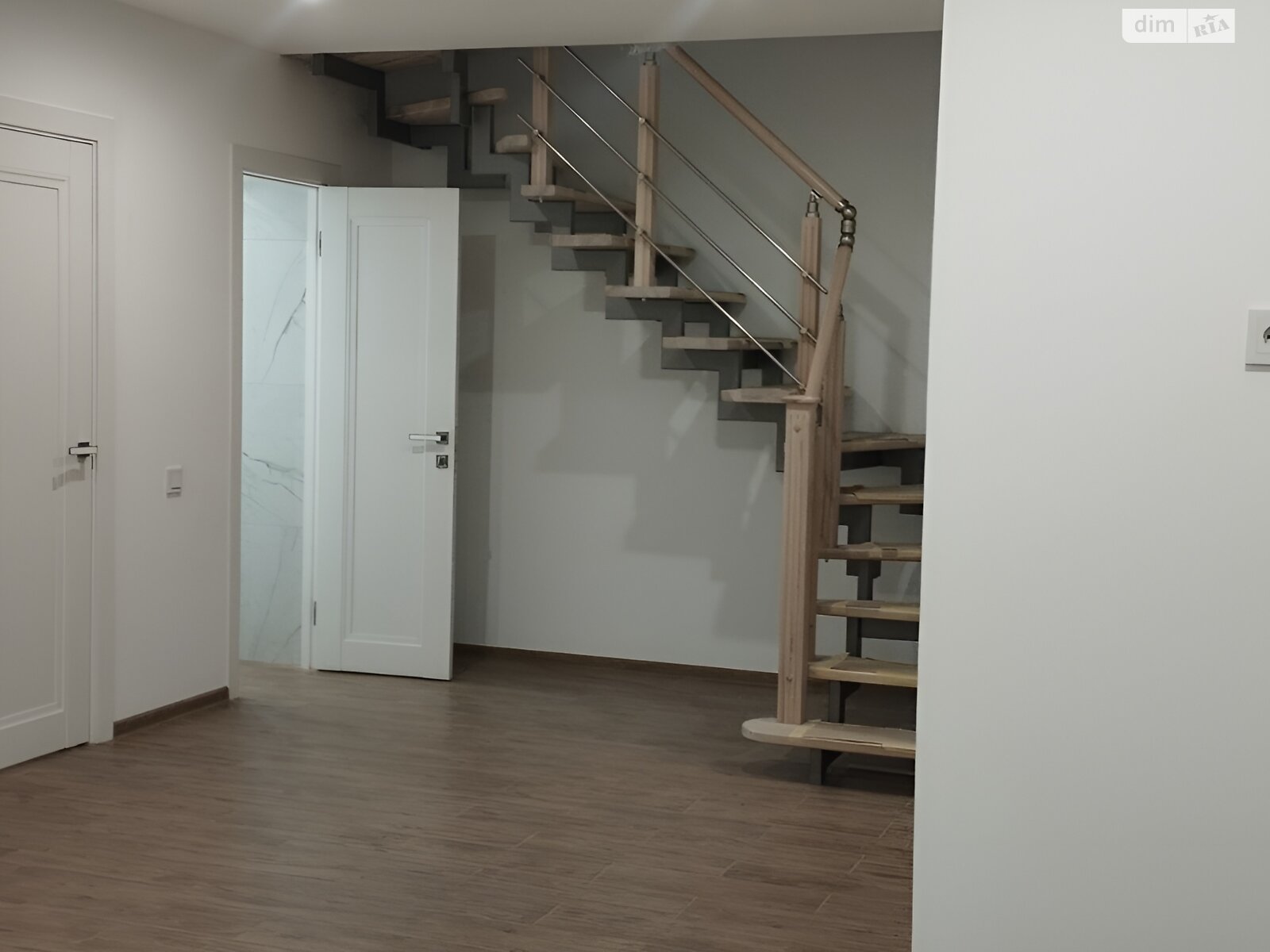 двухэтажный дом с балконом, 104.2 кв. м, кирпич. Продажа в Коломые район Коломыя фото 1 двухэтажный дом с балконом, 104.2 кв. м, кирпич. Продажа в Коломые район Коломыя фото 1