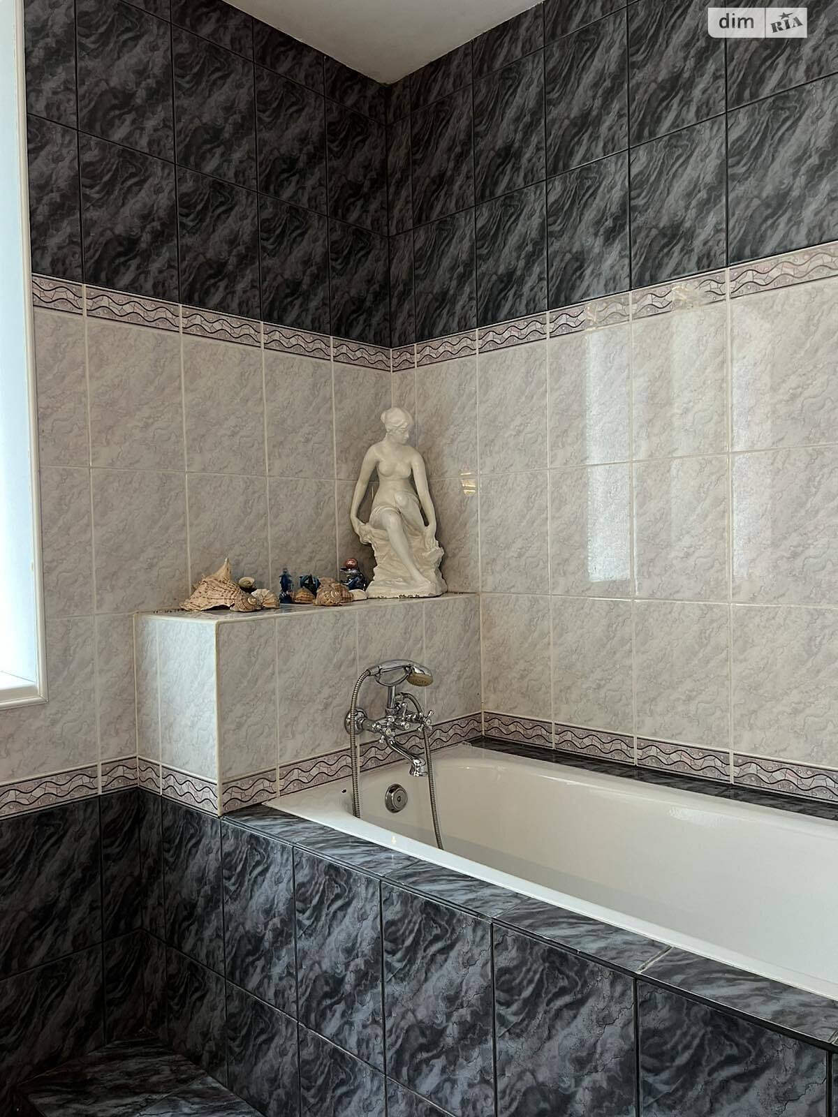 двухэтажный дом с верандой, 300 кв. м, кирпич. Продажа в Коломые фото 1 двухэтажный дом с верандой, 300 кв. м, кирпич. Продажа в Коломые фото 1