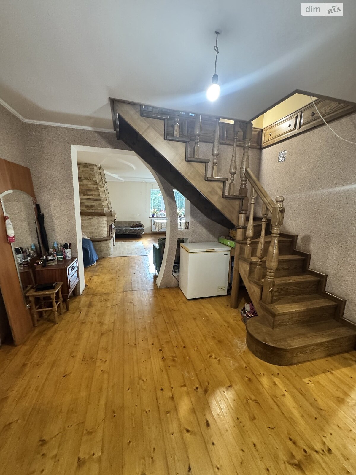 двухэтажный дом с верандой, 230 кв. м, кирпич. Продажа в Комарине фото 1 двухэтажный дом с верандой, 230 кв. м, кирпич. Продажа в Комарине фото 1