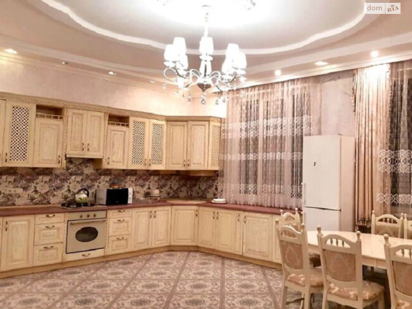 трехэтажный дом, 900 кв. м, кирпич. Продажа в Фонтанке фото 1