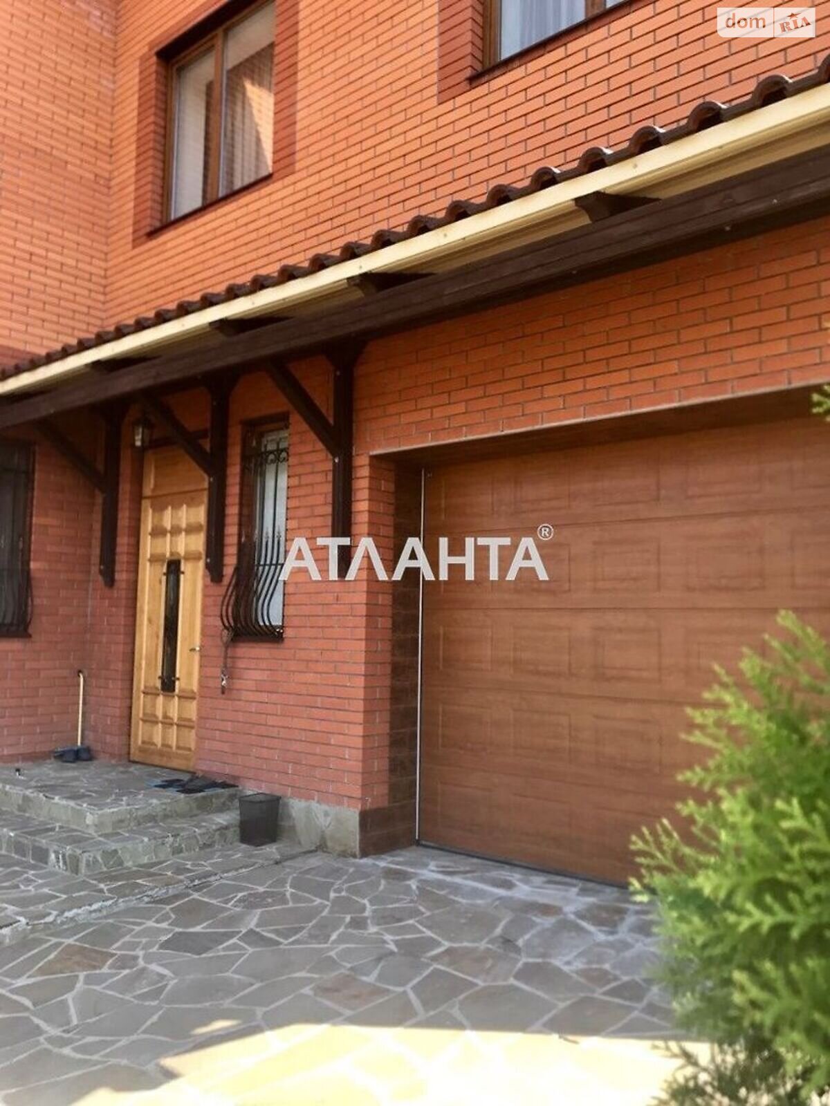 трехэтажный дом, 290 кв. м, кирпич. Продажа в undefined (Одесская обл.) фото 1