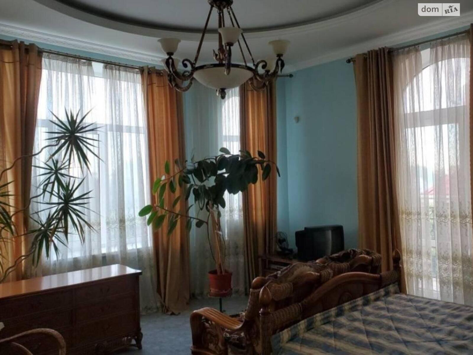 трехэтажный дом, 399 кв. м, кирпич. Продажа в Лесках фото 1