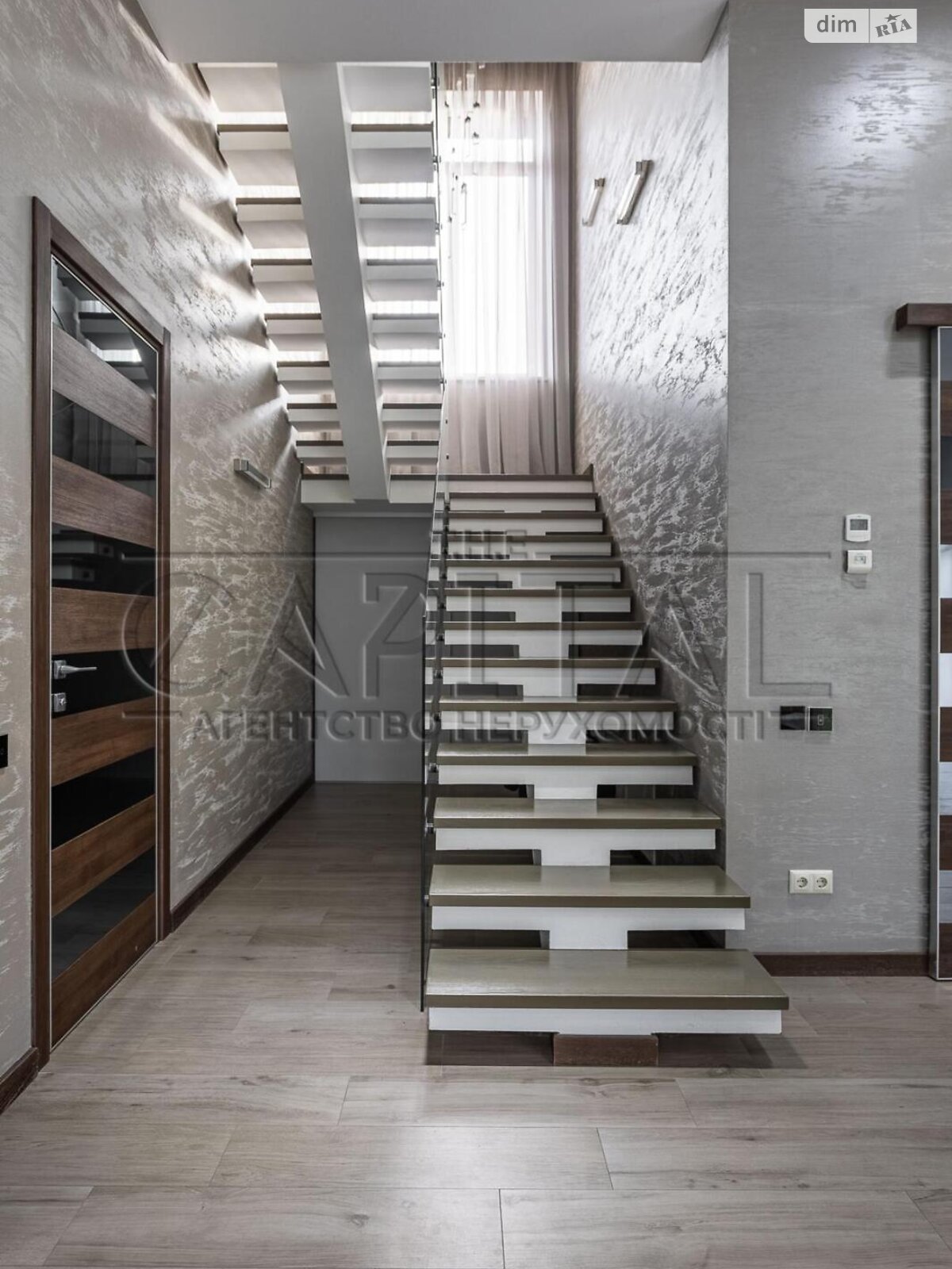 двухэтажный дом с гаражом, 300 кв. м, кирпич. Продажа в Конча-Заспе фото 1